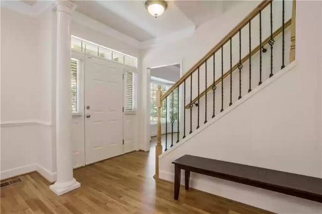 Photo - 3346 Mathieson Dr NE