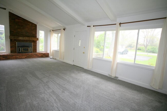 Photo - 6038 S Main St