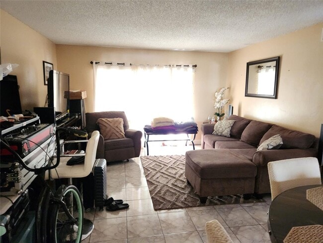 Photo - 4216 Inverrary Blvd