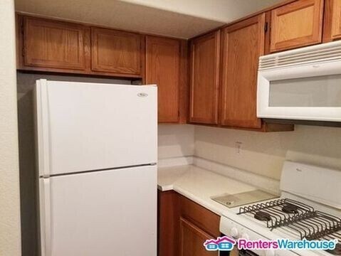 Photo - AVAILABLE MID DECEMBER! GROUND FLOOR CONDO... Unit 105