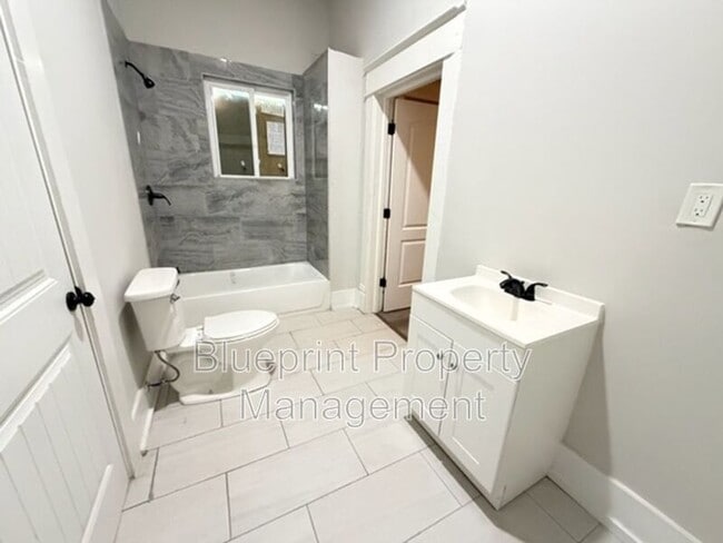 Photo - 1701 Ave I
