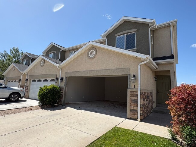 Building Photo - Just remodeled!! Four Bedroom! With basement!!