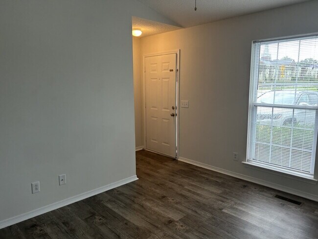 Photo - 2 Bed, 2 Bath Apartment for Rent Close to TTU Unidad F