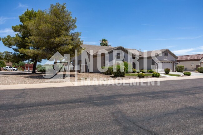 Photo - Beautiful Home Located in The Links