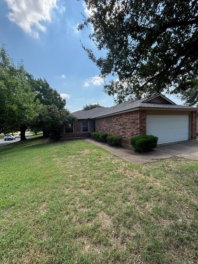 Building Photo - 7601-7603 Silveridge Dr Unit 7601 Silveridge Drive Rental