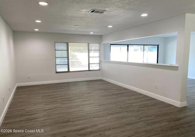 Photo - 451 Port Malabar Blvd NE