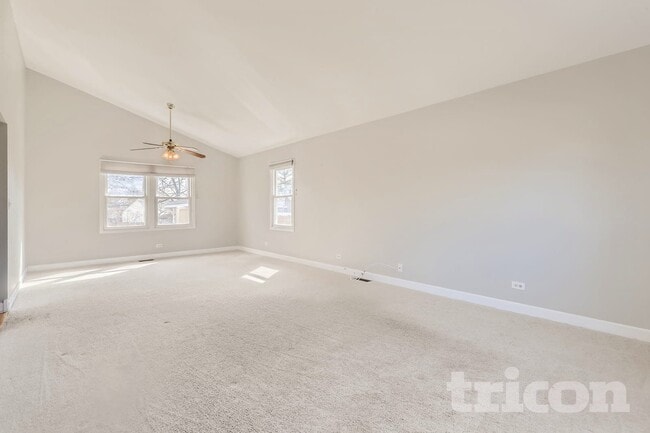 Photo - 2453 Crescent Ln S