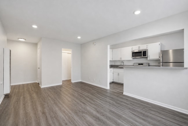 Photo - 1253 Havenhurst Dr