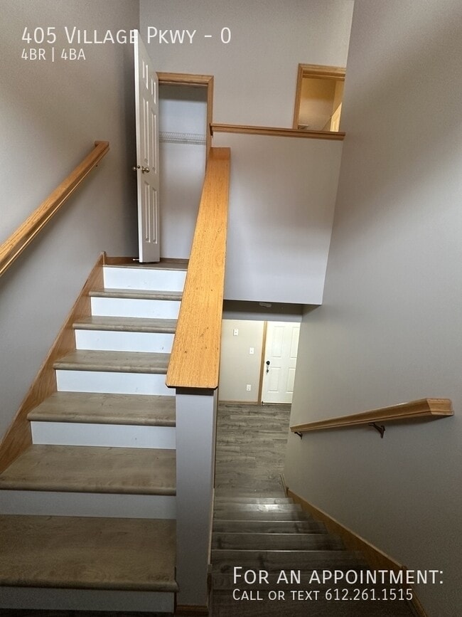 Photo - 405 Village Pkwy