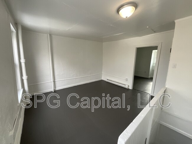 Photo - 141 E Maple St