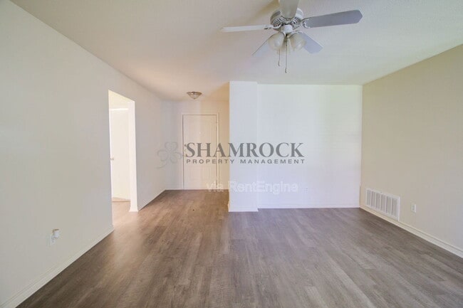 Photo - 10228 Iris Ln