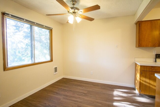 Photo - Spacious 2-Bed/2-Bath with Patio in Cedar Hills!! Unit 05