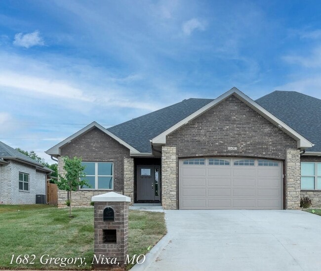Building Photo - 1682 N Gregory Dr