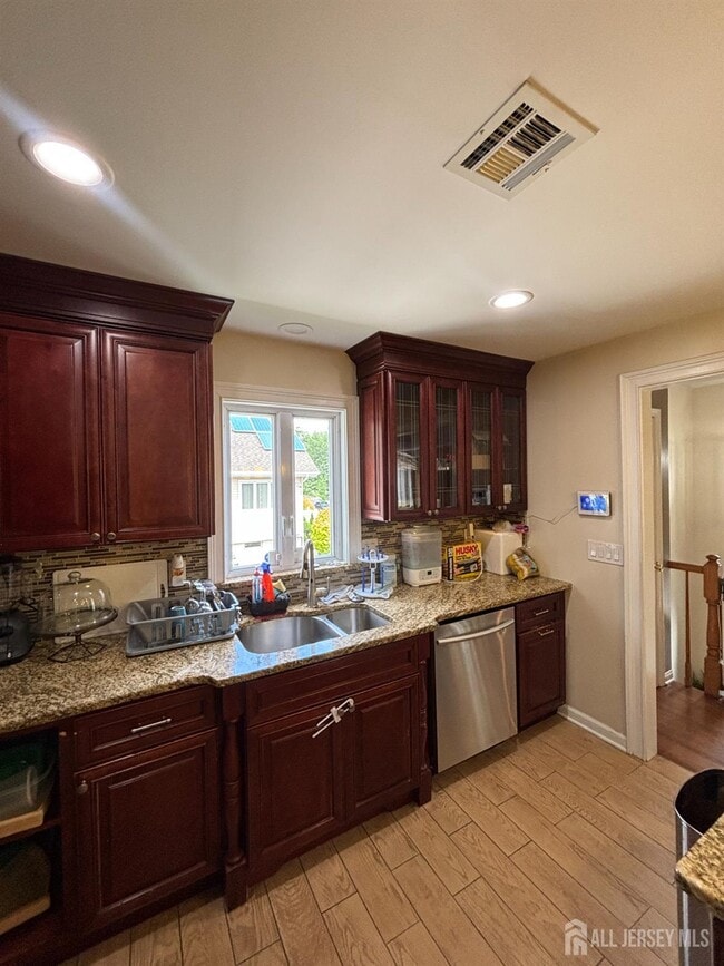 Photo - 1830 Barnett St