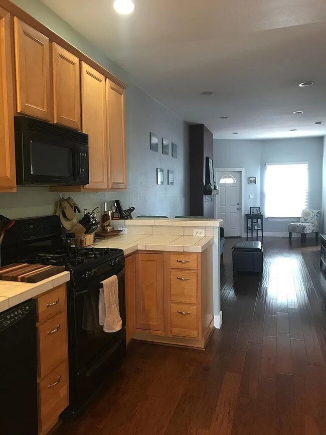 Photo - 1301 E 31st Ave