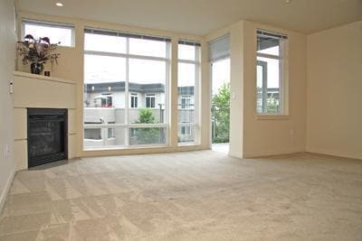 Photo - Spacious Kirkland Central Condo for Rent.