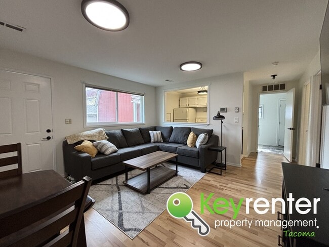 Photo - Classic north Tacoma neighborhood ADU unit with character!