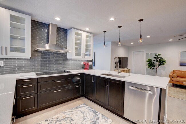 Photo - 1440 NW 12th Way