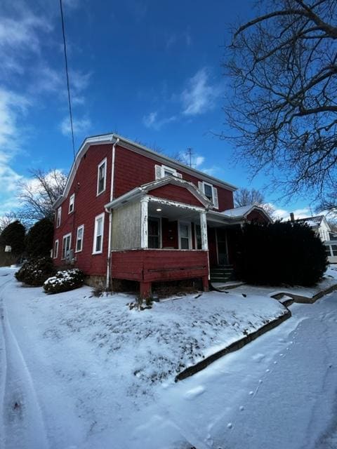 Building Photo - 744 E. Third St. Rental
