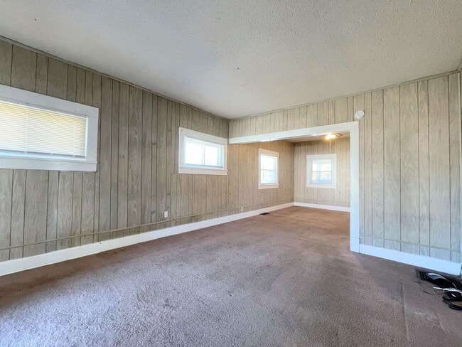 Photo - Large 3 Bedroom