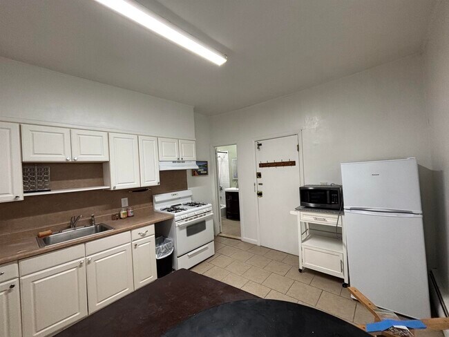 66 Cottage St Unit 3