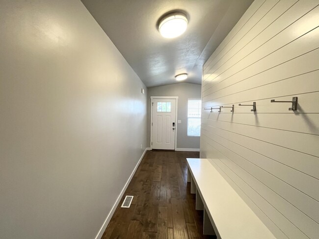 Photo - 621 Koins Way