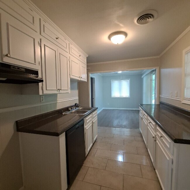 Photo - 837 Carrolton Rd