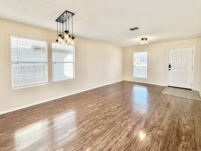 Photo - 3611 Alonzo Fields