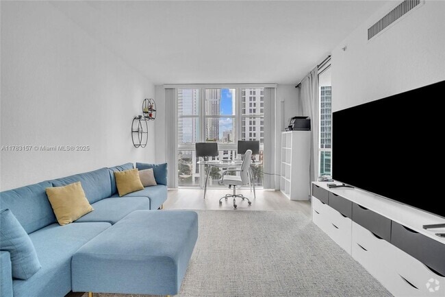 Building Photo - 500 NE 29th St Rental