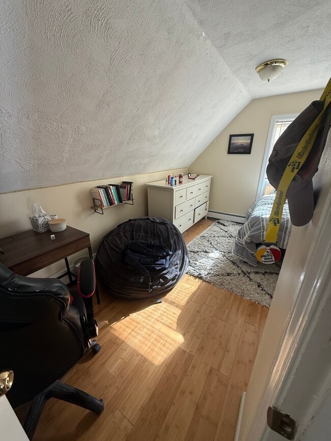 Building Photo - 34 Pratt St Unit 1