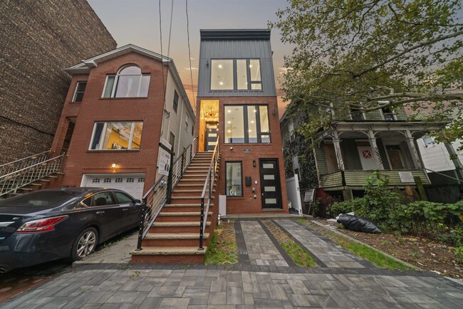 Photo - 19 Gardner Ave Condo Unit 2
