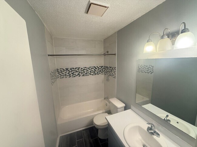 11008 Hunter Trail Ln