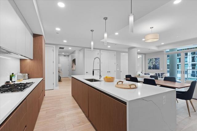 Photo - 3 bedroom in Chicago IL 60654 Unit 1002