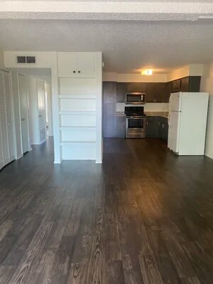 1226 N LBJ Dr Unidad #3