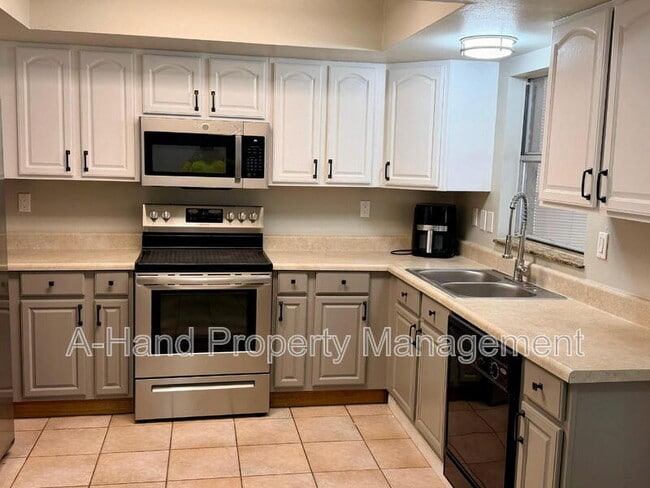 Photo - 918 San Carlos Way