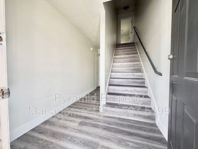 Photo - 3183 S 945 E