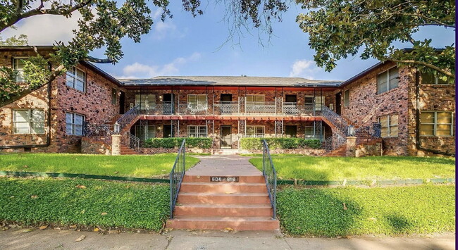 Building Photo - Historic 2 bed, 1 bath Apartment in Covete... Unit 203