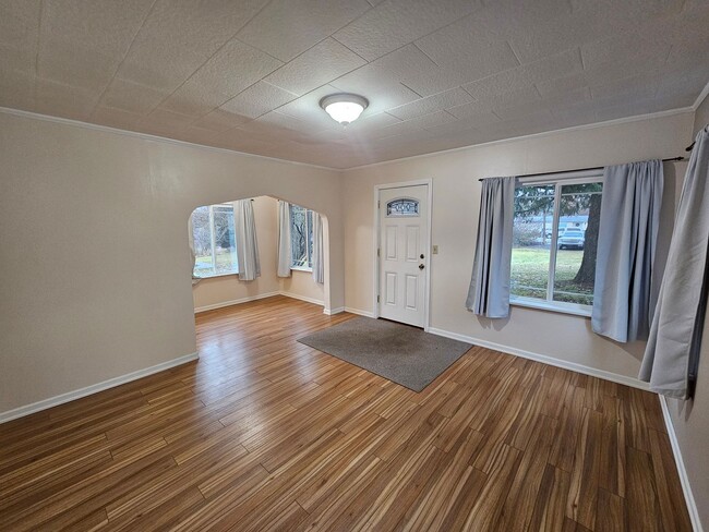 Photo - 3710 E Chattaroy Rd