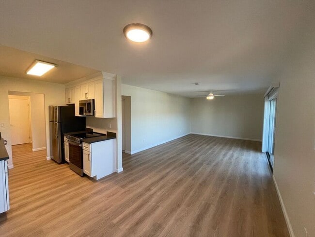 Building Photo - 410 Evelyn Ave Unit 104