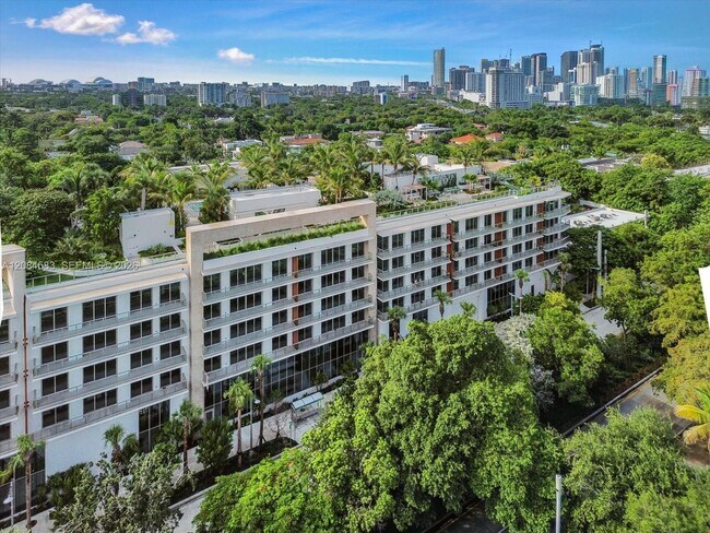 Building Photo - 2200 Brickell Ave Unit 402