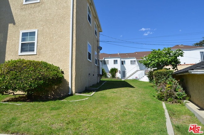 Photo - 6116 Overhill Dr Unit 6116