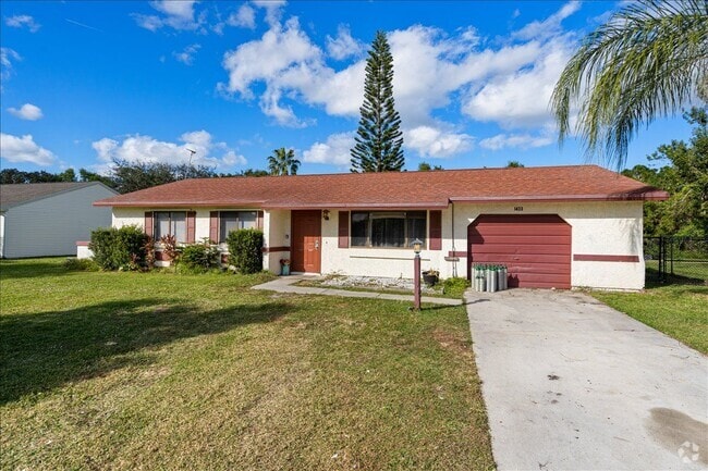 Building Photo - 1433 SE North Balcourt Ct Rental