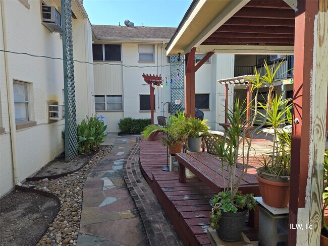 Photo - 301 Avondale St Unidad 28