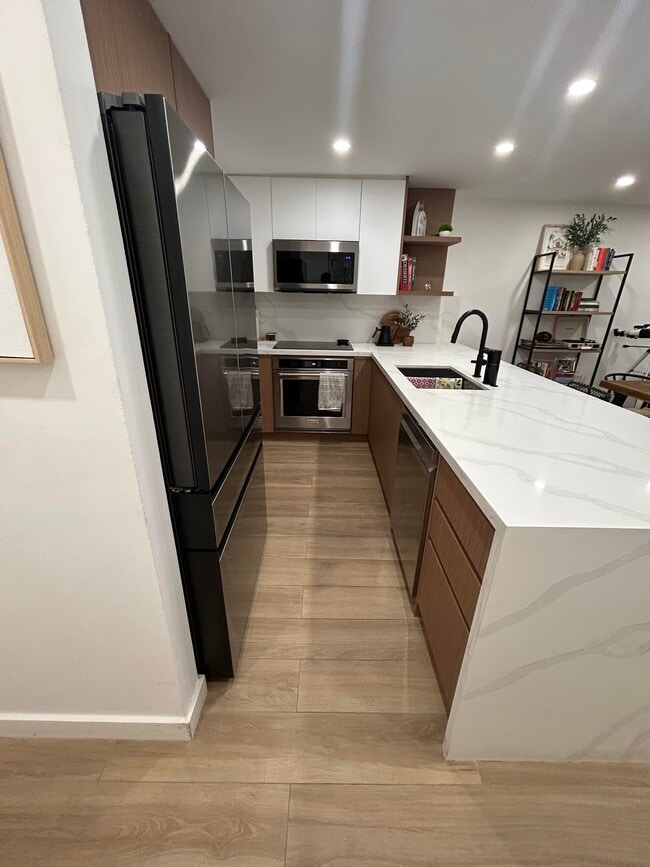 Photo - 5838 Collins Ave Unit 11D