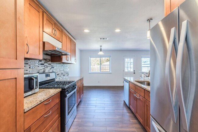 Photo - 1612 Woodgreen Dr