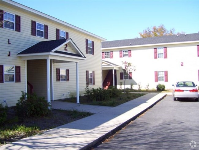 Building Photo - Cumberland Court Rental