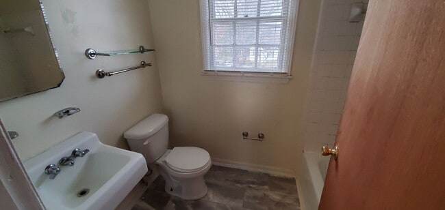 Photo - 1511 Andover Ave Unit B