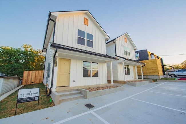 Photo - 102 E Fawn St