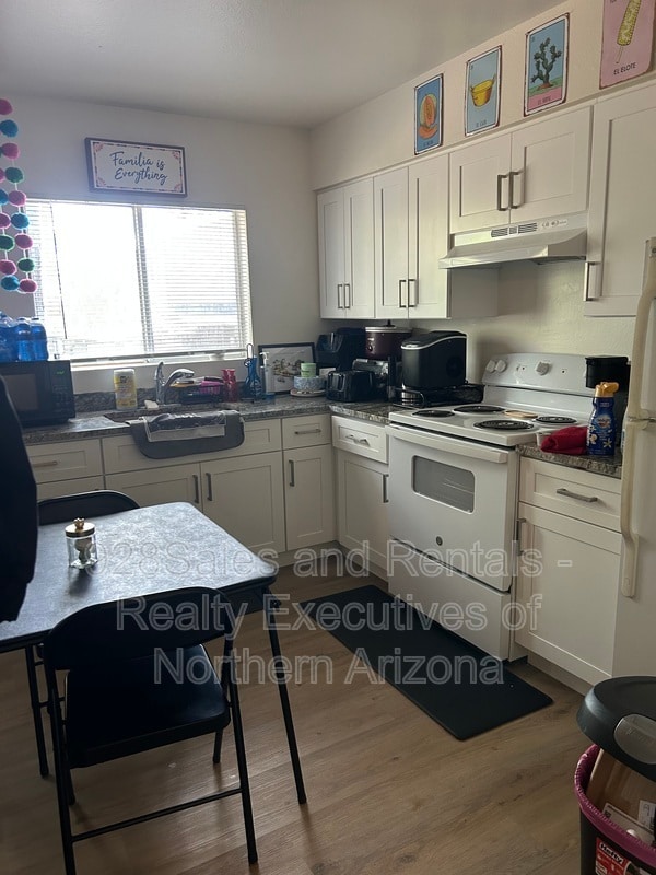 Photo - 2920 N Center St Unit #7
