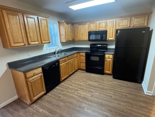Photo - 710 Summer Pl NW